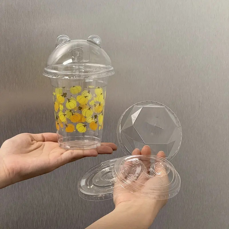 clear cups with lids.jpg